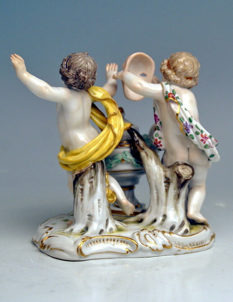 MEISSEN マイセン FIGUR KINDER MIT VASE UND MASKE CHILDREN AND MASK MNR: H 39 UM 1870
