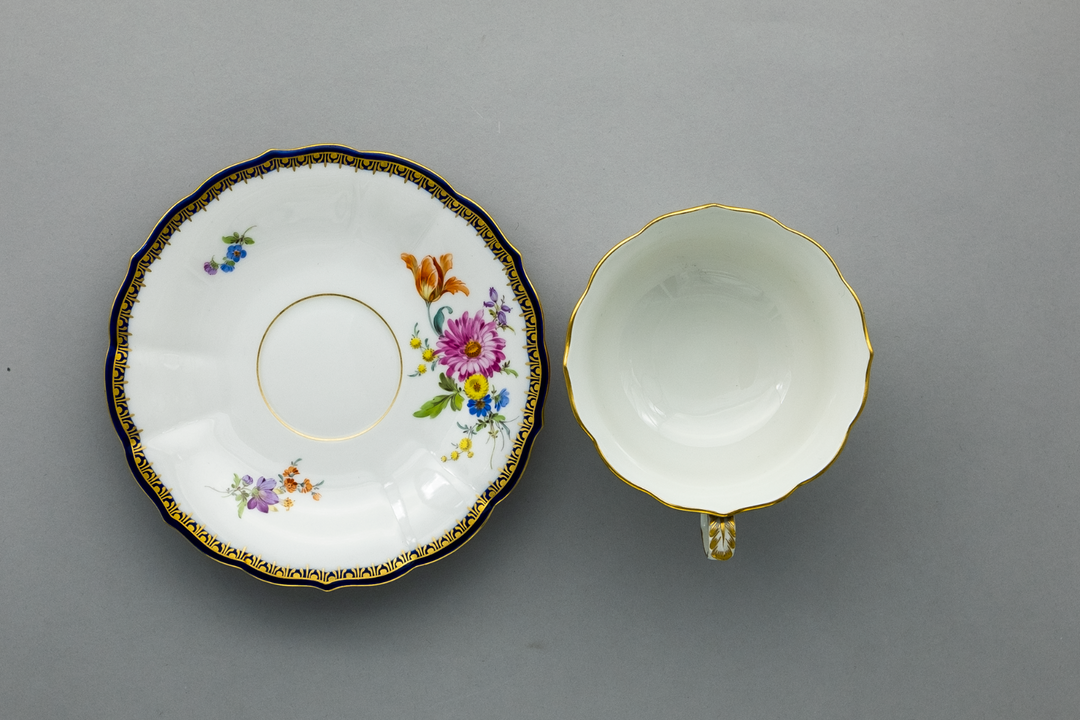 CNC: Porzellan Meissen Teetasse + UT 9,5x5,5 cm Blumenbukett A-Kante 1. Wahl