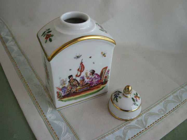 Schöne Meissen Teedose mit vielen Indischen Blumen und Chinoi-Malerei