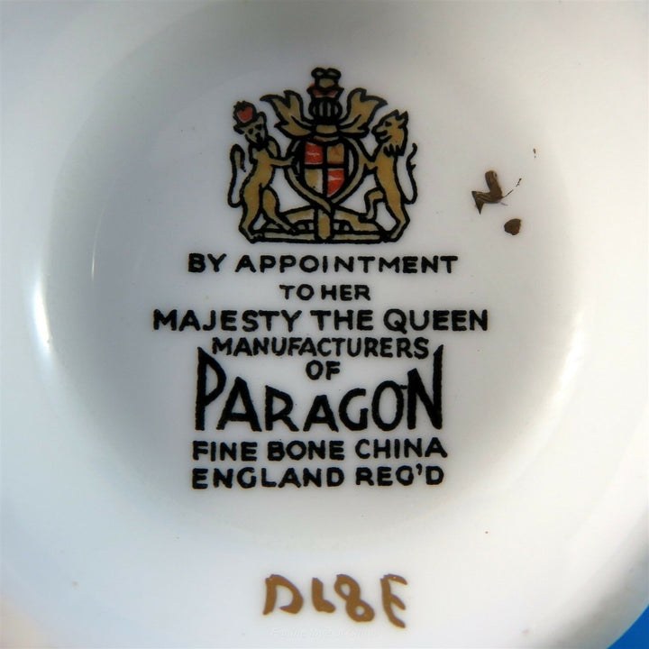 パラゴン　イエローとゴールドの縁にディープレッドの薔薇のカップ&ソーサー