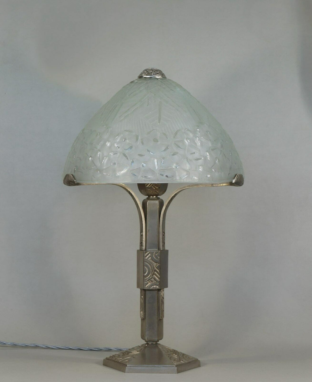 LARGE FRENCH ART DECO LAMP BY NICOLAS GILLEN . muller degué daum era 1930 France