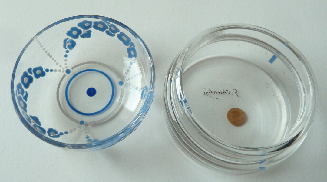 Boite à poudre ronde en cristal de BACCARAT décor émaillé Georges Chevalier