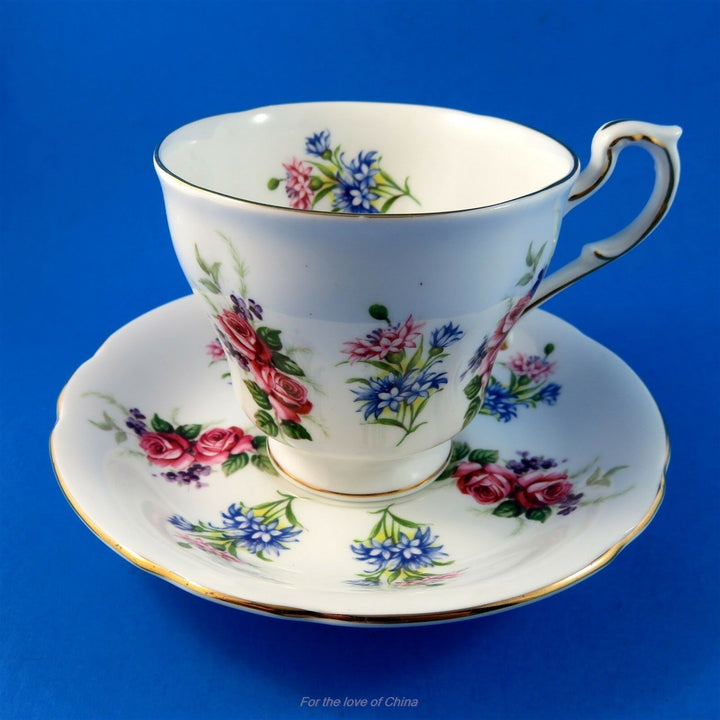 パラゴン　ローズとブルーコーンフラワーが美しいカップ&ソーサー