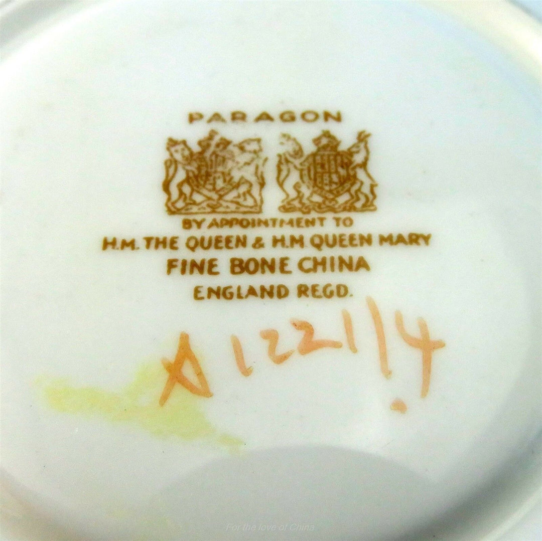 パラゴン　ライトピンク地に可憐なチューリップブーケ　カップ&ソーサー