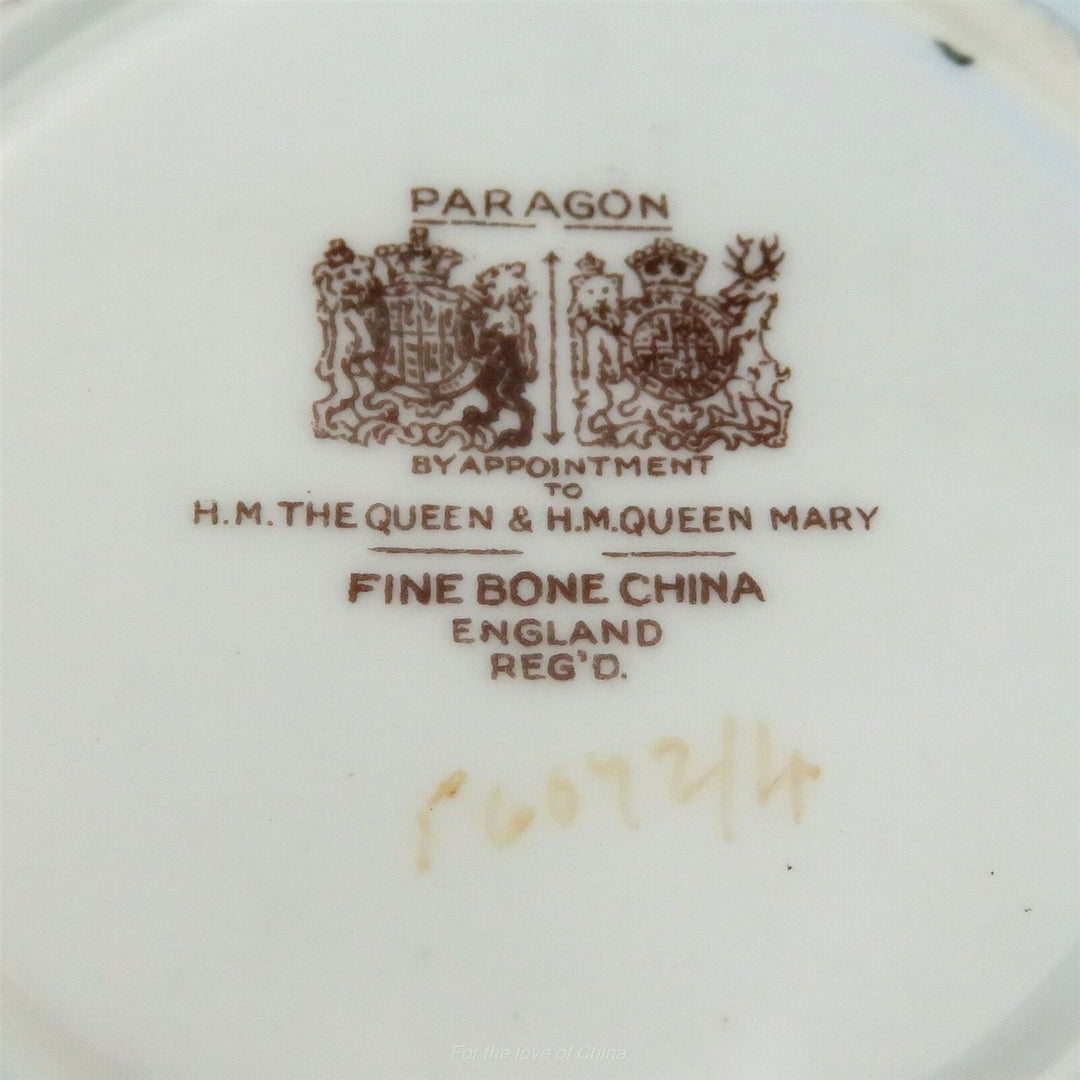 パラゴン　ライトピンク地に煌めくフローラルブーケ　カップ&ソーサー