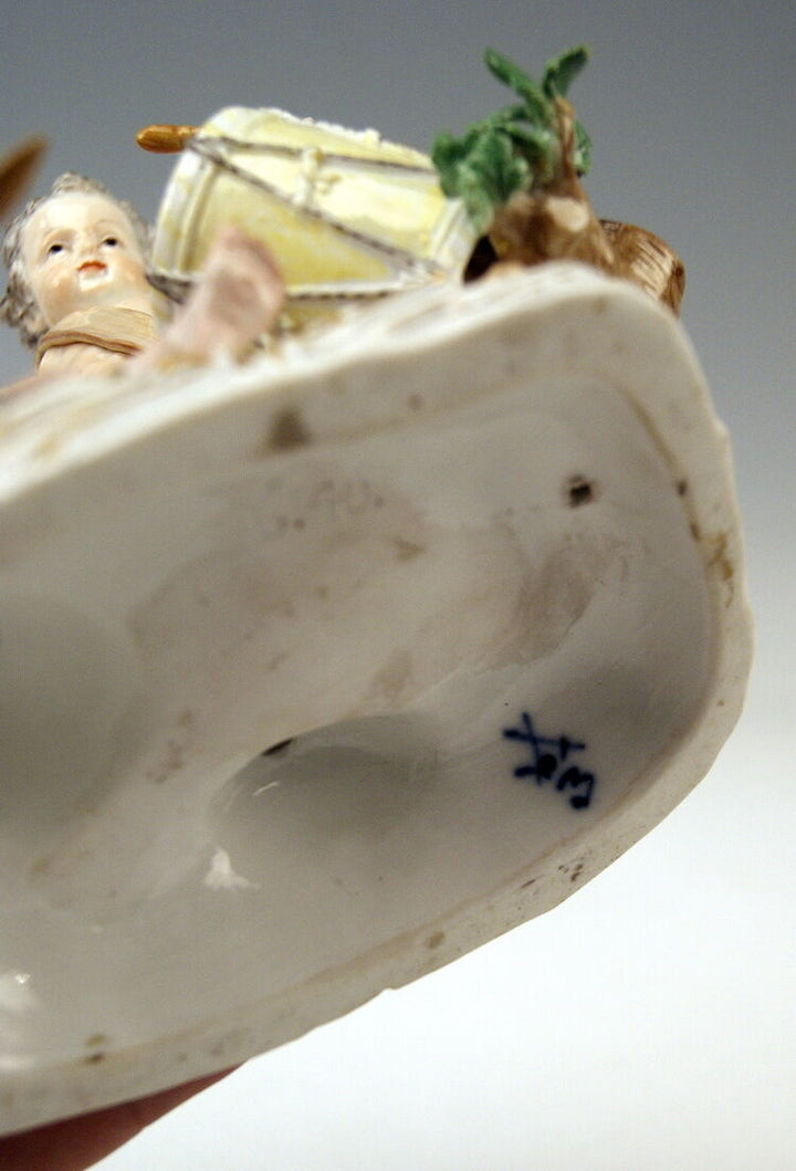 MEISSEN FIGUR GRUPPE 2 PUTTEN MIT TROMMEL 2 CUPIDS WITH DRUM ACIER C40 UM 1820