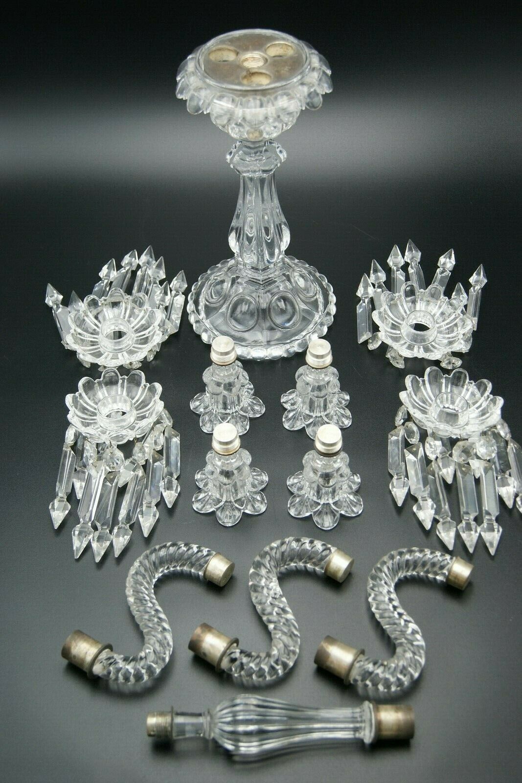 BACCARAT MEDALLION 4 LIGHTS CANDELABRA 3 ARMS BOBECHES PRISMS CRYSTAL FRANCE 682