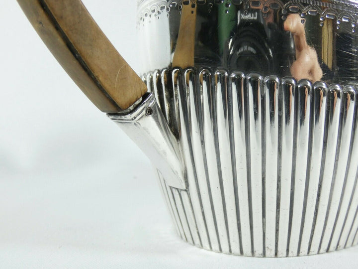 アンティークヴィクトリアン、スターリング・シルバーティーポット、1892年頃