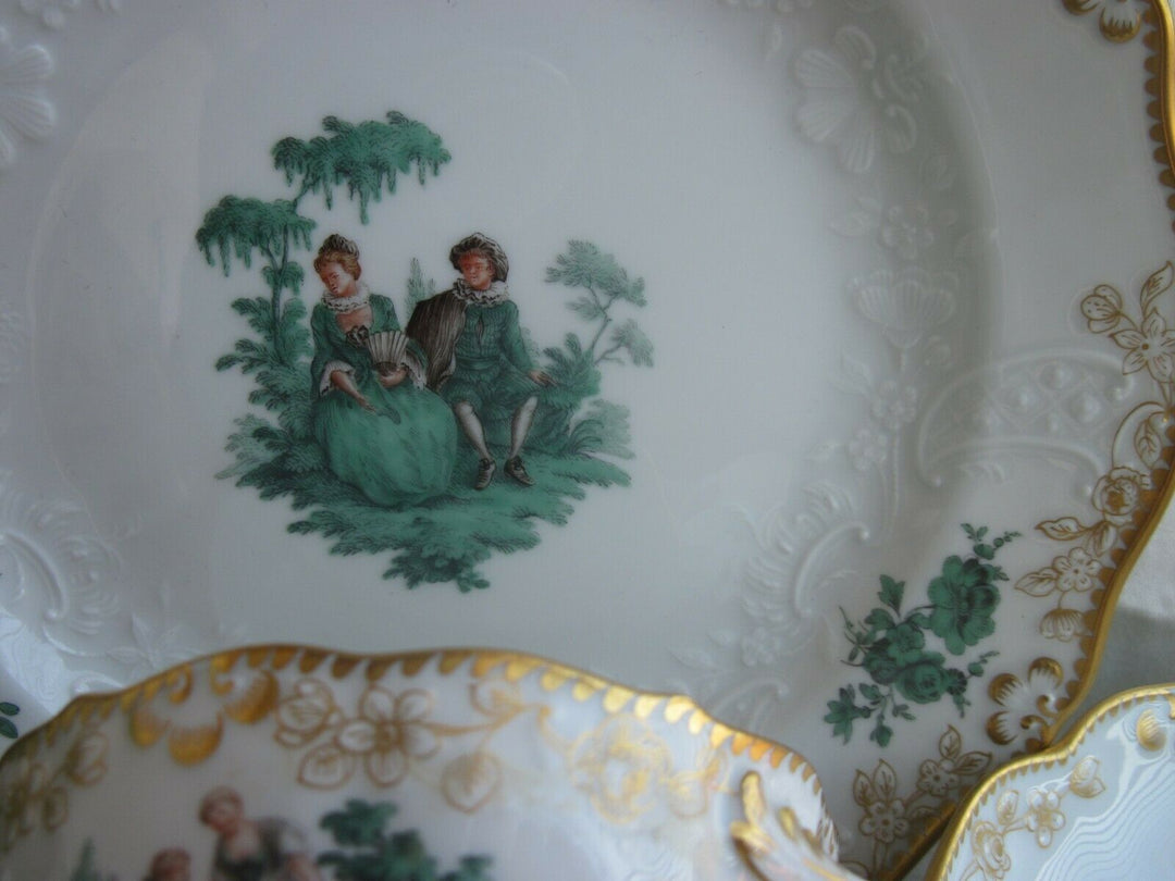 Wunderschöne Meissen Kaffee-Sammeltasse, Kupfergrün mit Watteau-Szenen
