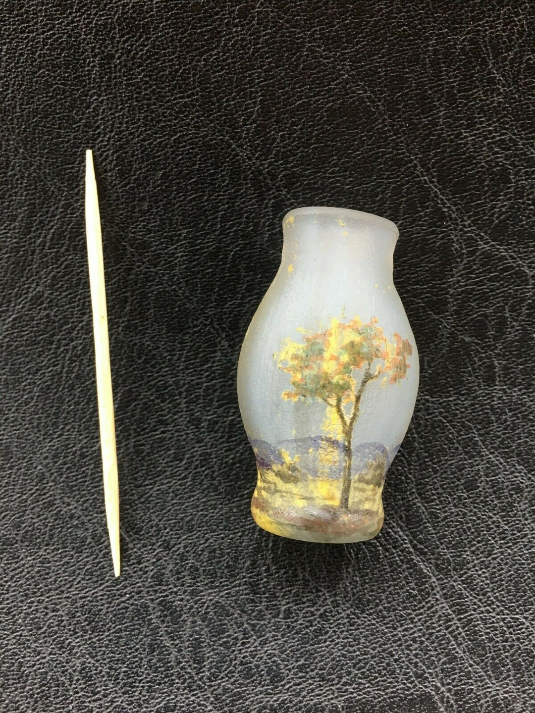 ドーム兄弟（ドームナンシー）ミニチュア – アンティークテーブル