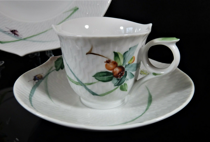 マイセン  Meissen、波の戯れ、浮かし彫り、森の声、モカ、プレート＋カップ＆ソーサーセット