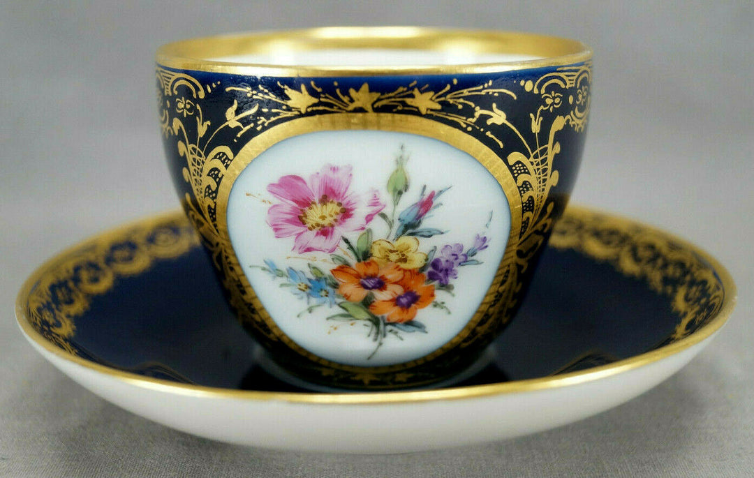 KPM Berlin Hand Painted Floral Floral Cobalt & Gold Tea Cup & Saucer E