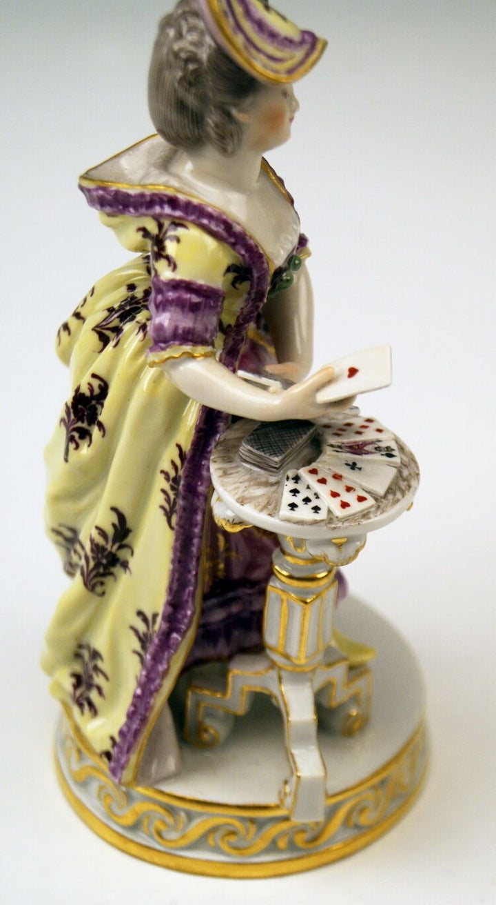 MEISSEN FIGUR KARTENSPIELERIN FEMALE CARD PLAYER ACIER MODEL F 64 VINTAGE 1910