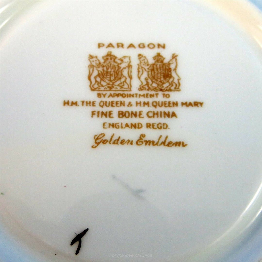 パラゴン　綺麗なテパード・ゴールデン・エンブレムのカップ&ソーサー