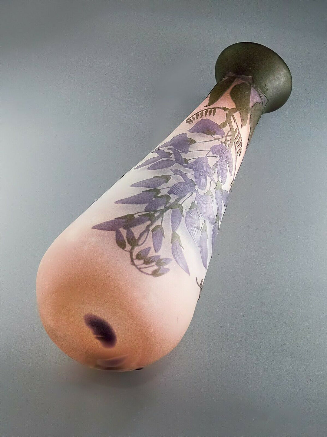 エミールガレ　藤の花の幻想的な花瓶