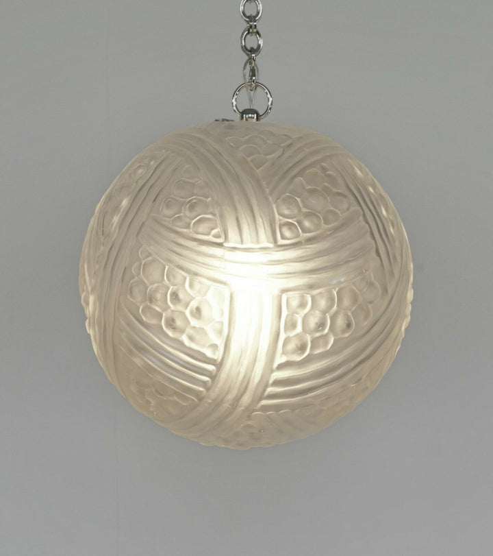 HETTIER & VINCENT : a pair of French 1930 ART DECO PENDANT S . chandelier HANOTS