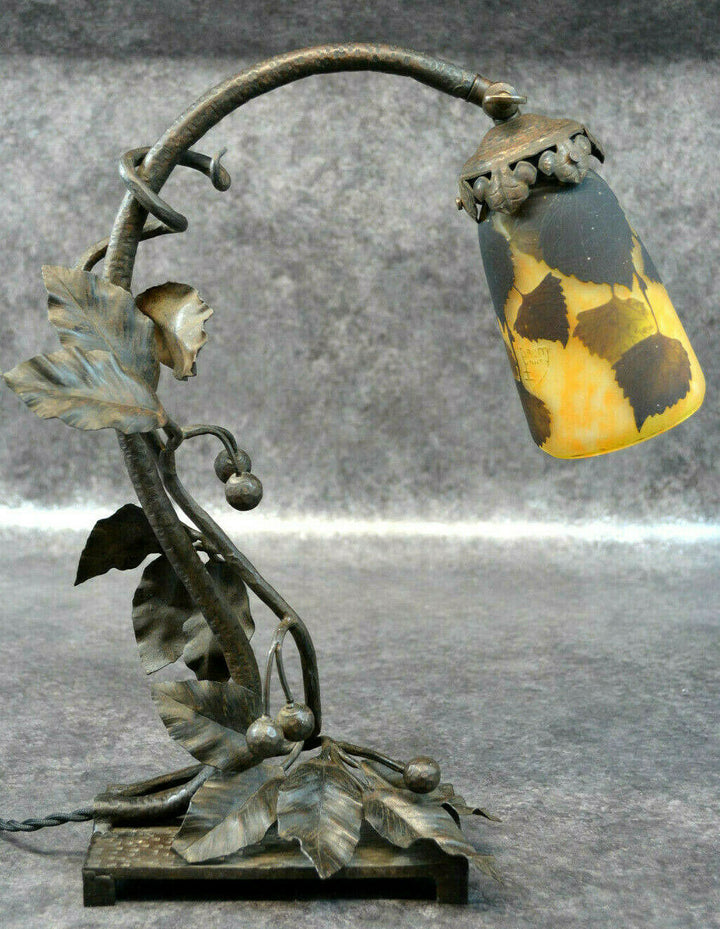 lampe de bureau en pate de verre et fer forgé daum nancy et Paquet art nouveau