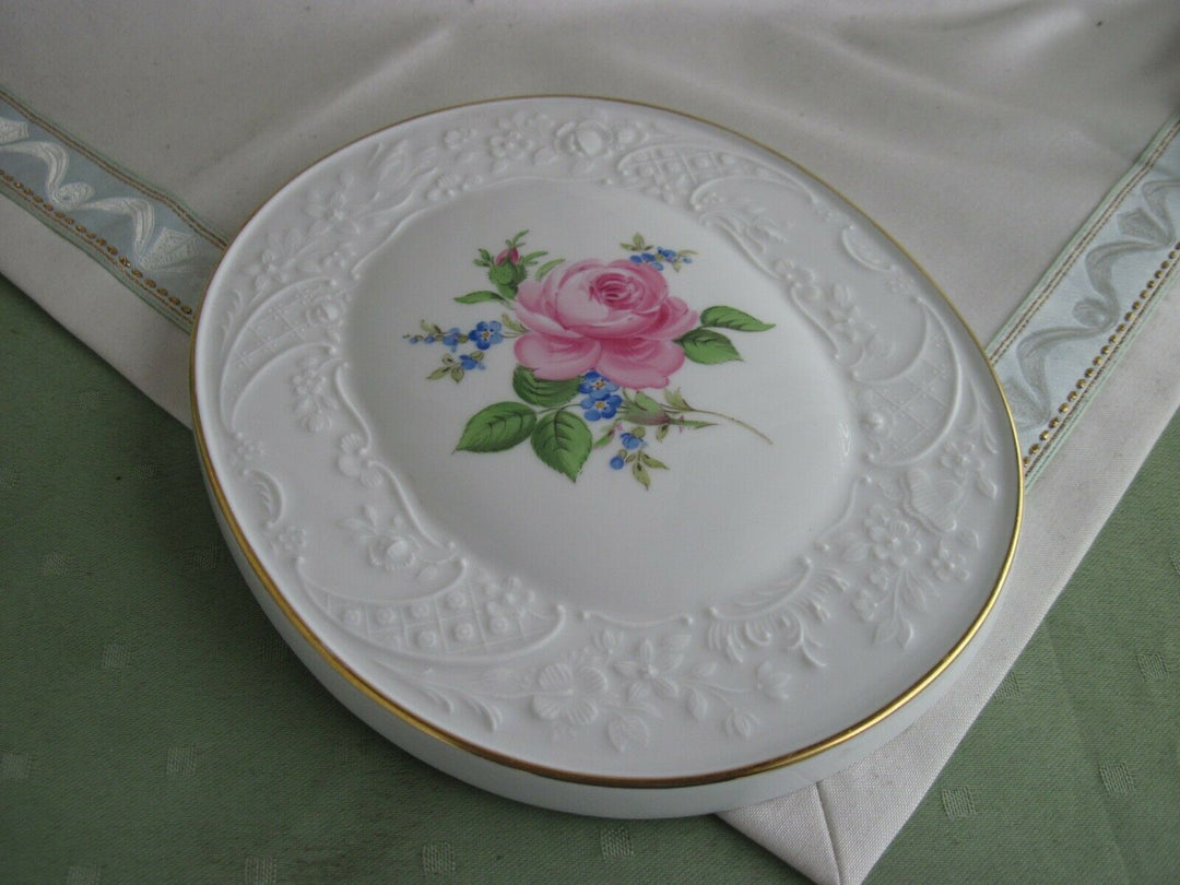 Schöne große Meissen Bildplatte mit Rote Rose und Vergissmeinicht