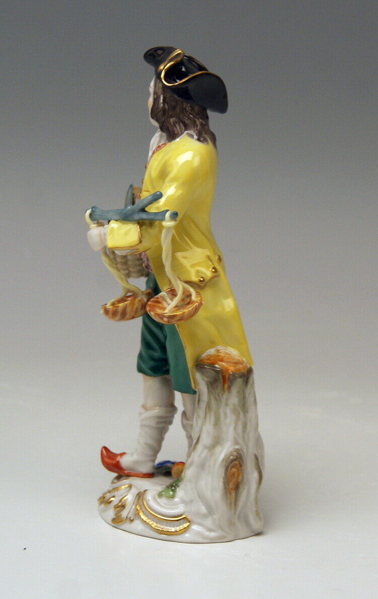 MEISSEN FIGUR マイセン PARISER AUSRUFER MANN MIT WAAGE TRAUBENKORB MAN WITH SCALE