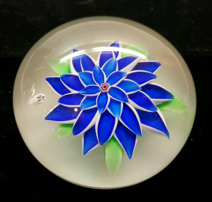 RARE 1973 BACCARAT BLUE DAHLIA ON WHITE BACKGROUND ART GLASS PAPERWEIGHT #279