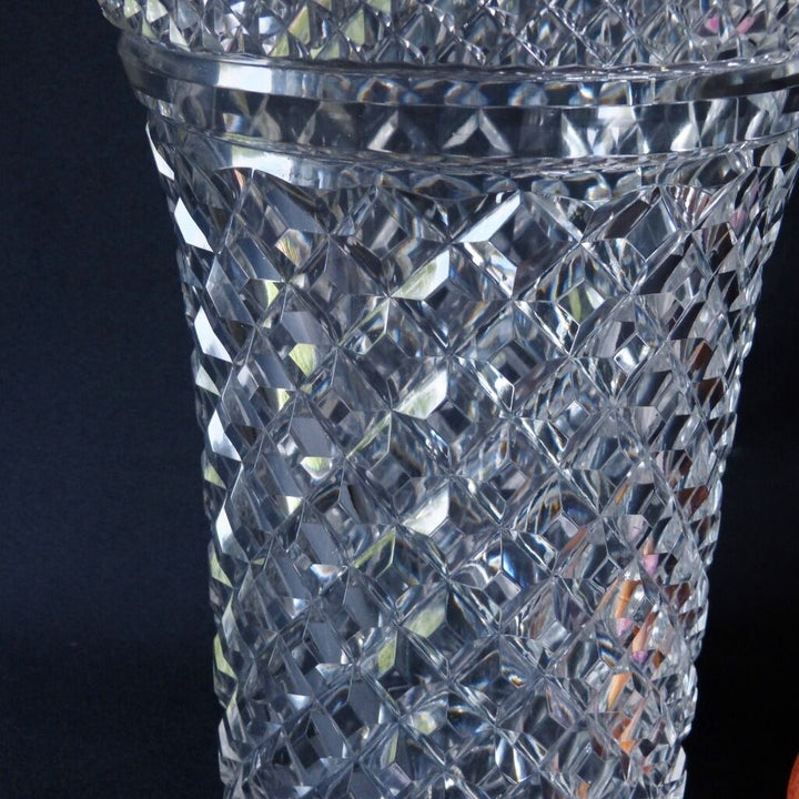 Très Grand Vase En Cristal Taillé Cabochon Et Pointe Diamant, St Louis? Baccarat