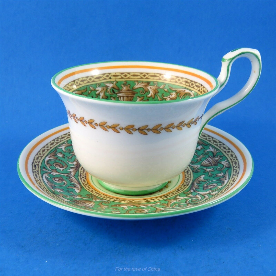 パラゴン　手描きのグリーン・コリンチアンのデミタスカップ&ソーサー