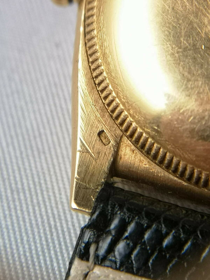 Rolex Bubbleback red.3372 Original Empire Dial Gold 18 KT year 1945 Mint Condit