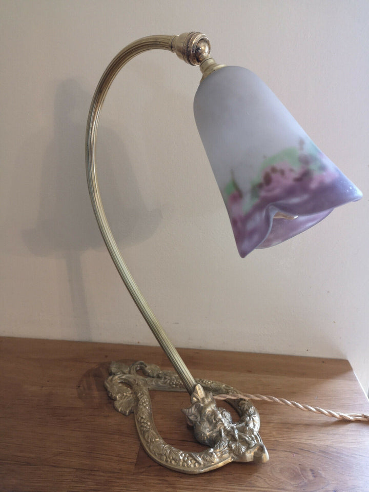 LAMPE ART DECO EN BRONZE. TULIPE EN PATE DE VERRE SIGNEE MULLER FRERES.