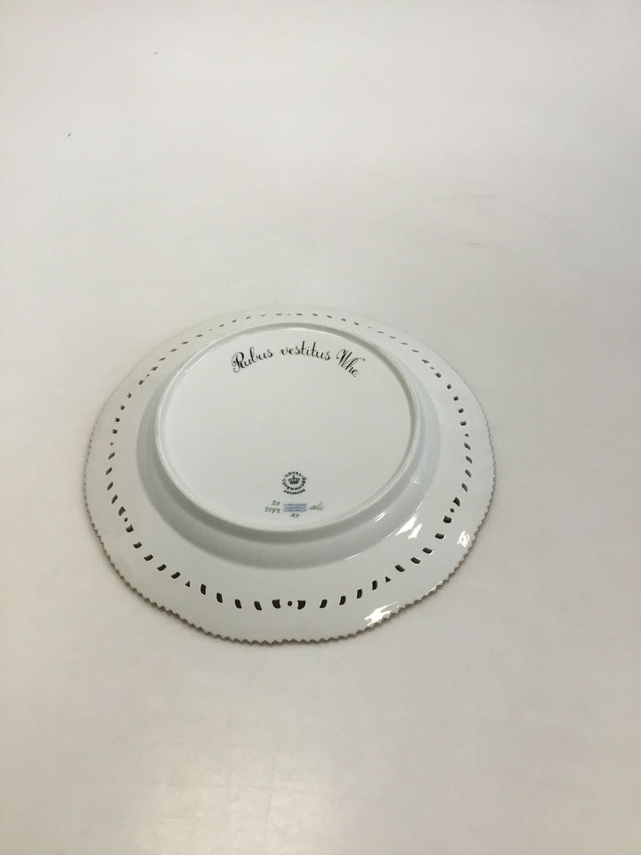 Royal Copenhagen Flora Danica plate with openwork edge No 20/3553