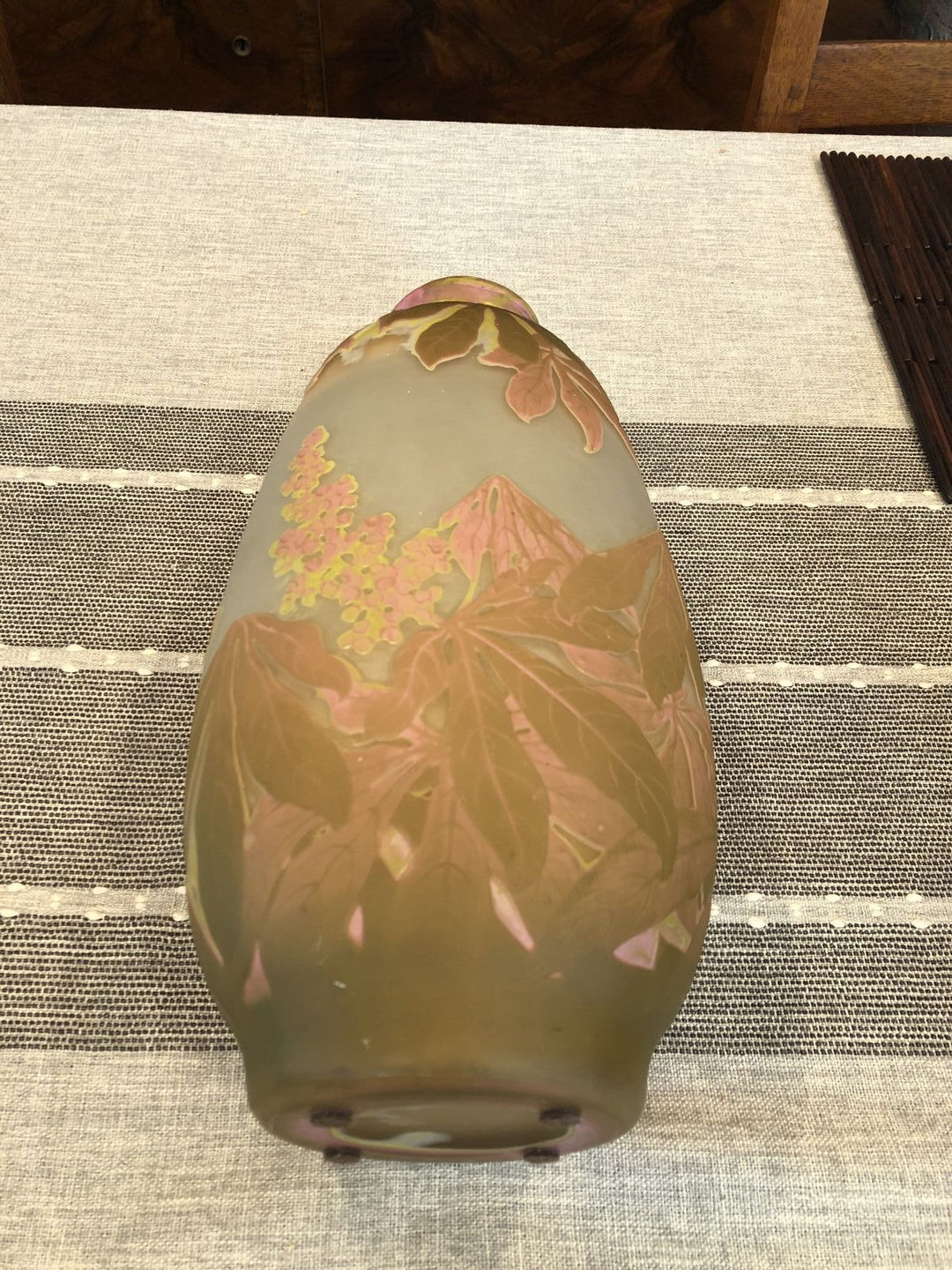 エミールガレ アールヌーボー大型花瓶 植物とピンクの花のデザイン 1905年製