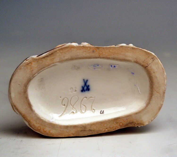 マイセン人形(MEISSEN)「踊りながら見つめ合う天使（ケルビム）」