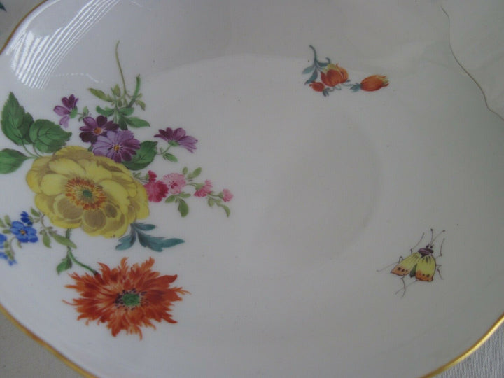 Schöne Meissen Kaffee-Sammeltasse mit vielen Blumen, Insekten-Malerei und Gold