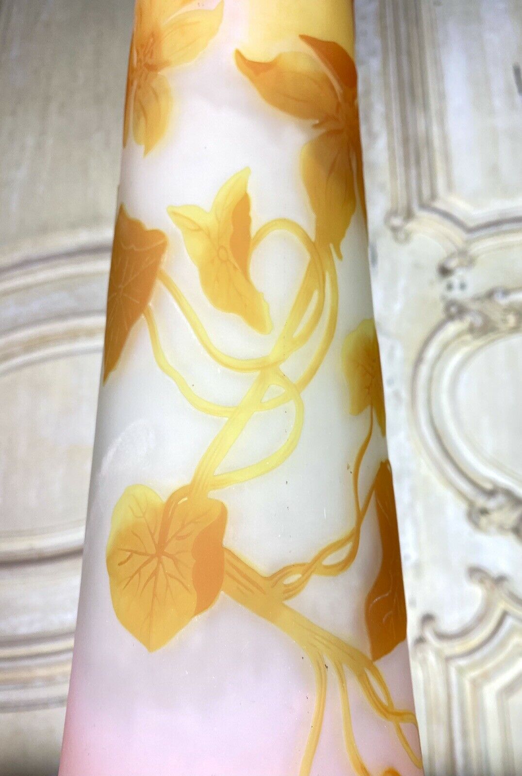 エミールガレ（GALLE）　黄色い花の大きな花瓶