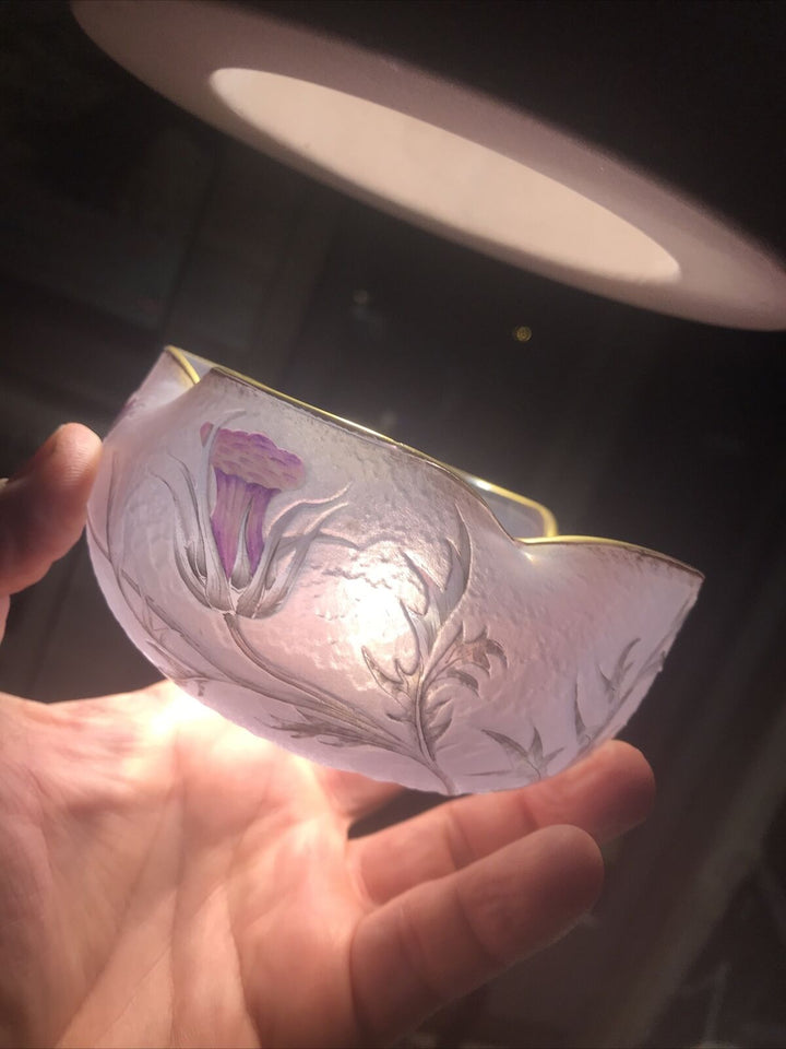 ドーム兄弟（ドームナンシー）花が描かれた器