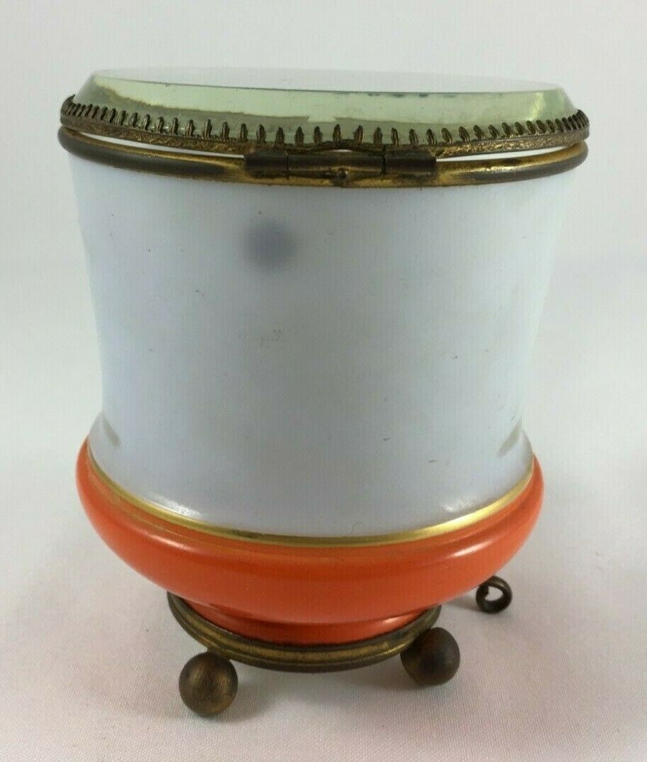 Sweet Box IN Opaline Baccarat Decorated With Romantic Feet Ball XIX ° #H483