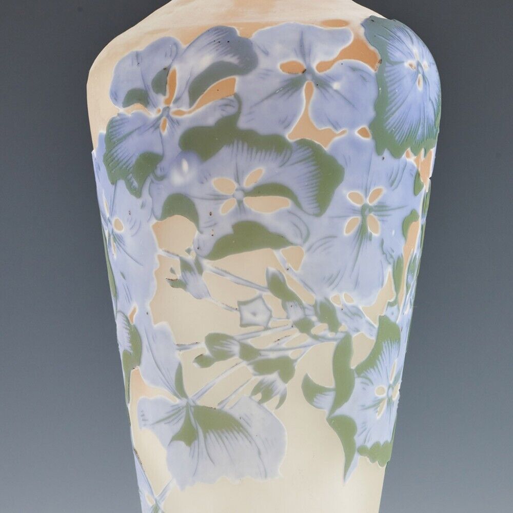 エミールガレ　紫陽花の花の幻想的な花瓶（スターガレ時代の作品）