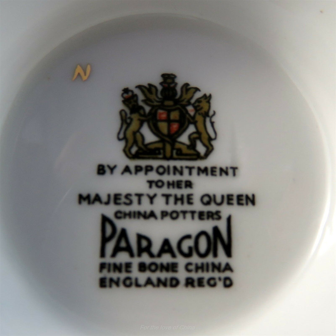 パラゴン　ローズとブルーコーンフラワーが美しいカップ&ソーサー