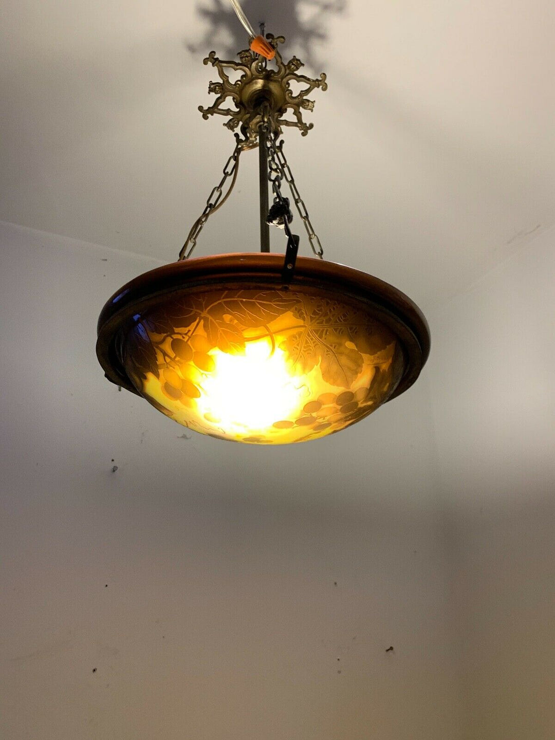 Early 20TH CENTURY d’argental French Cameo Art Glass Suspension Luminaire- afficher le titre d'origine