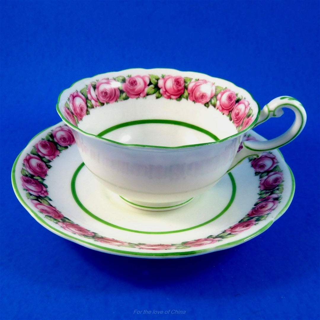 パラゴン　可愛いピンクローズの縁のロイヤルカップ&ソーサー