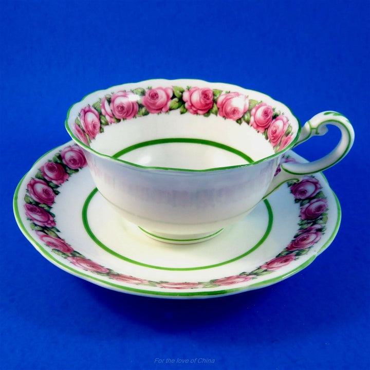 パラゴン　可愛いピンクローズの縁のロイヤルカップ&ソーサー