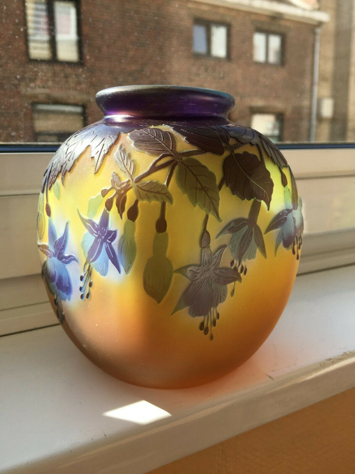 エミールガレ　フクシアの花が描かれたスクエア型の花瓶