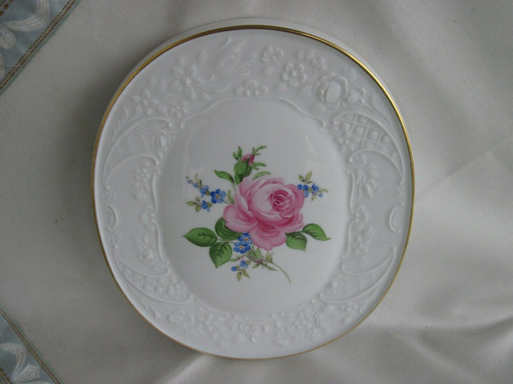 Schöne große Meissen Bildplatte mit Rote Rose und Vergissmeinicht