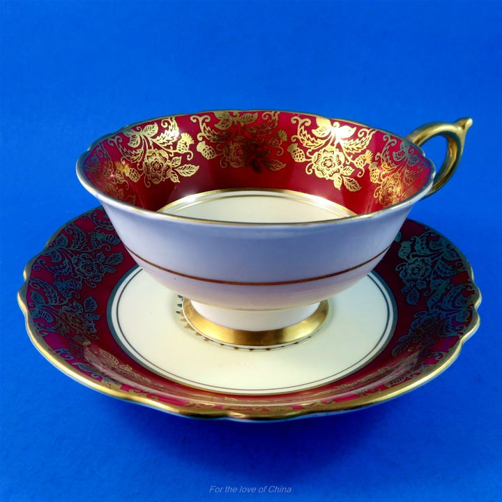 パラゴン　濃いバーガンディレッドとゴールドスターのカップ&ソーサー