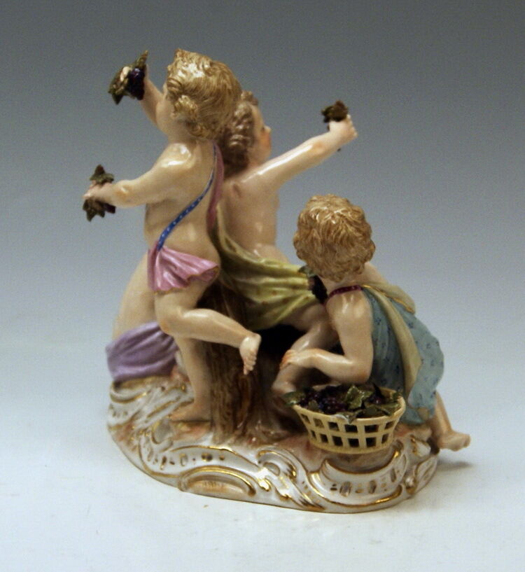 MEISSEN FIGUR GRUPPE DER HERBST PUTTEN MIT GEISSBOCK THE AUTUMN MNR:2499 UM 1860
