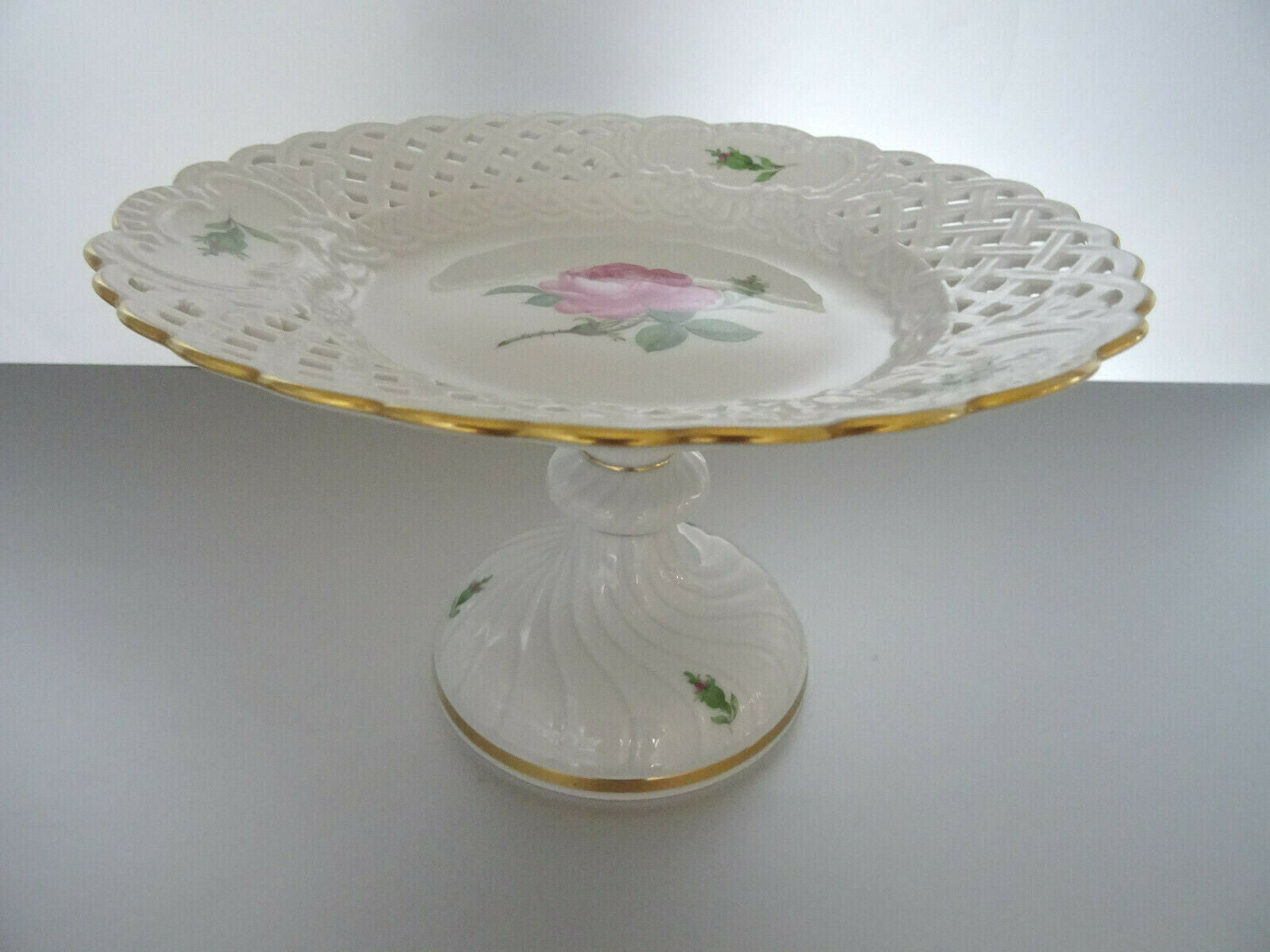 マイセン(Meissen) ピンクローズ 透かし皿 脚付きコンポート