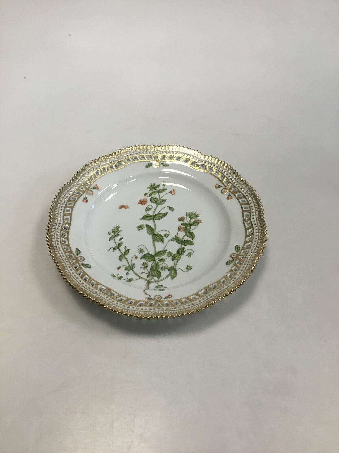 Royal Copenhagen Flora Danica plate with openwork edge No 20/3553