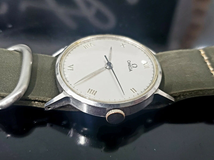 Rare Omega WW2 Military Men Roman Dial Vintage Watch Ref. 2220 /2 Cal. 30T2 SCPC