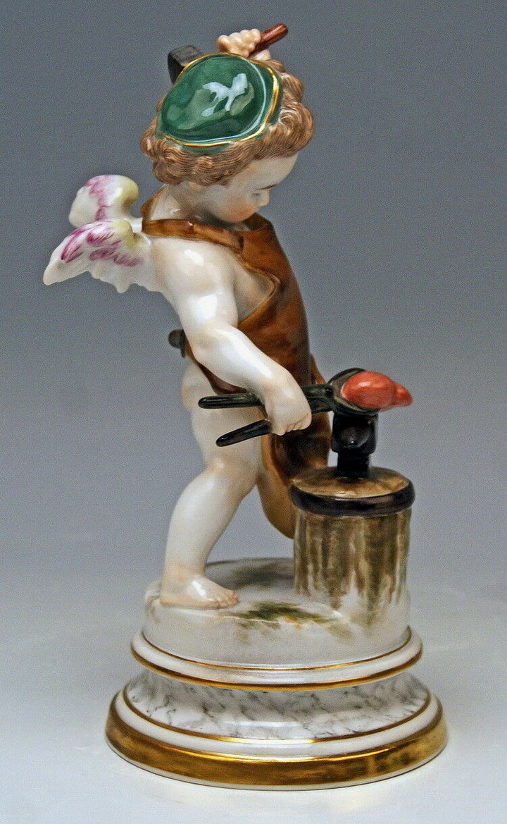 MEISSEN マイセン FIGUR CUPIDO ALS SCHMIED MIT AMBOSS H.SCHWABE L-SERIE L114 UM 1925