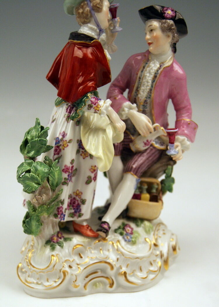 MEISSEN FIGUR GRUPPE LIEBESPAAR DER GESCHMACK COUPLE BEING BUSY MNR:2980 UM 1870