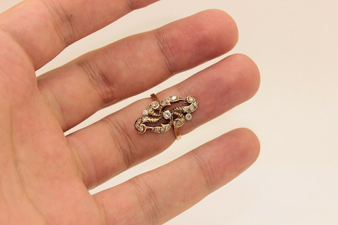 アンティーク オリジナル 10K ナチュラルダイヤモンドのフラワースタイルリング